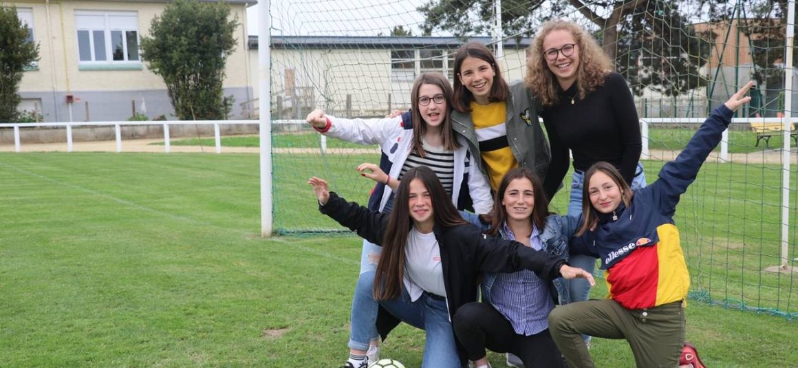 Sud-Manche. Elles porteront les drapeaux à la Coupe du monde de foot féminin Sud-Manche. Elles porteront les drapeaux à la Coupe du monde de foot féminin