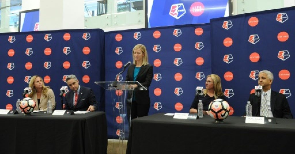 Comme les garçons? Le foot féminin US profite du succès du « soccer » et de la MLS