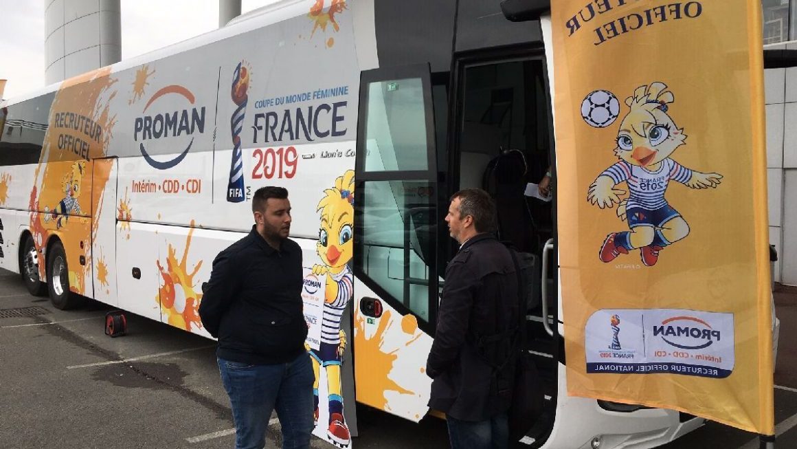 Coupe du monde de football féminine : un bus à Rennes pour recruter