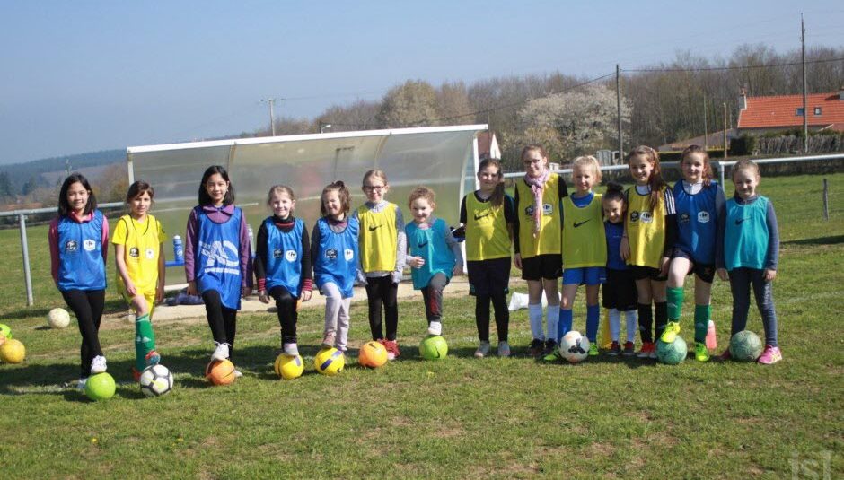 La Guiche – Football féminin De plus en plus de filles s’inscrivent au club de foot