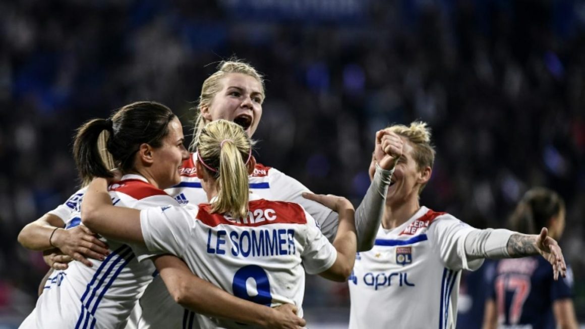 Foot féminin: Lyon donne une leçon au PSG et fonce vers son 13e titre