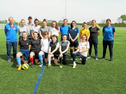 Lamballe FC. Les jeunes féminines s’essaient au foot