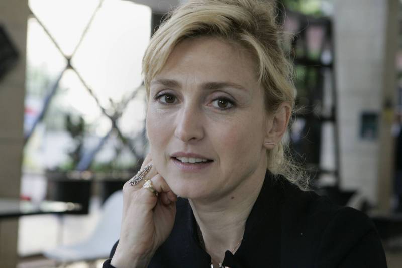 Julie Gayet, la douce intrépide Julie Gayet, la douce intrépide