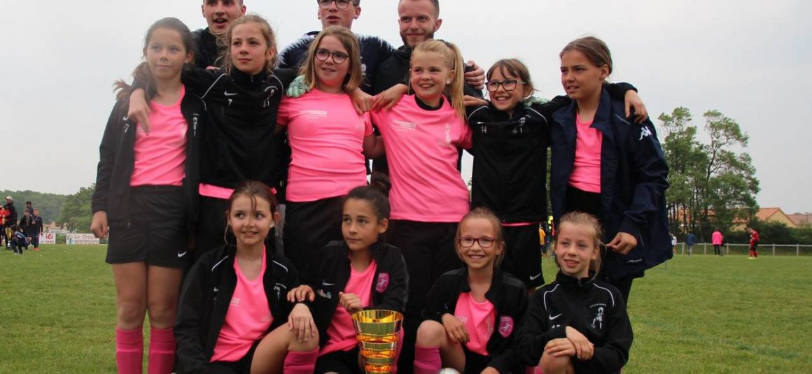 Le football-club met à l’honneur le football féminin Le football-club met à l’honneur le football féminin