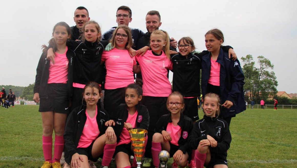 Le football-club met à l’honneur le football féminin