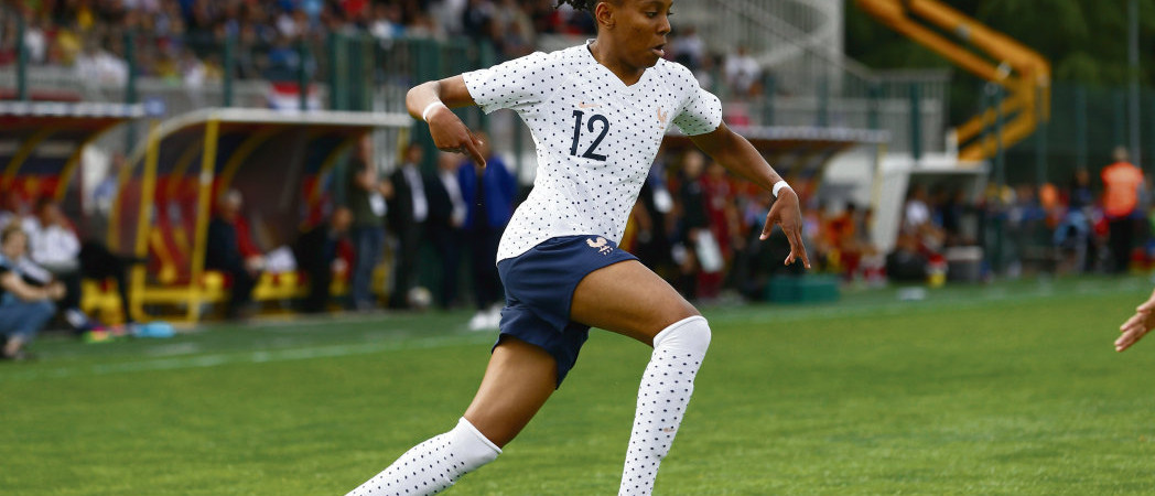Football. Emelyne Laurent , à 20 ans, le monde s’ouvre déjà à elle Football. Emelyne Laurent , à 20 ans, le monde s’ouvre déjà à elle