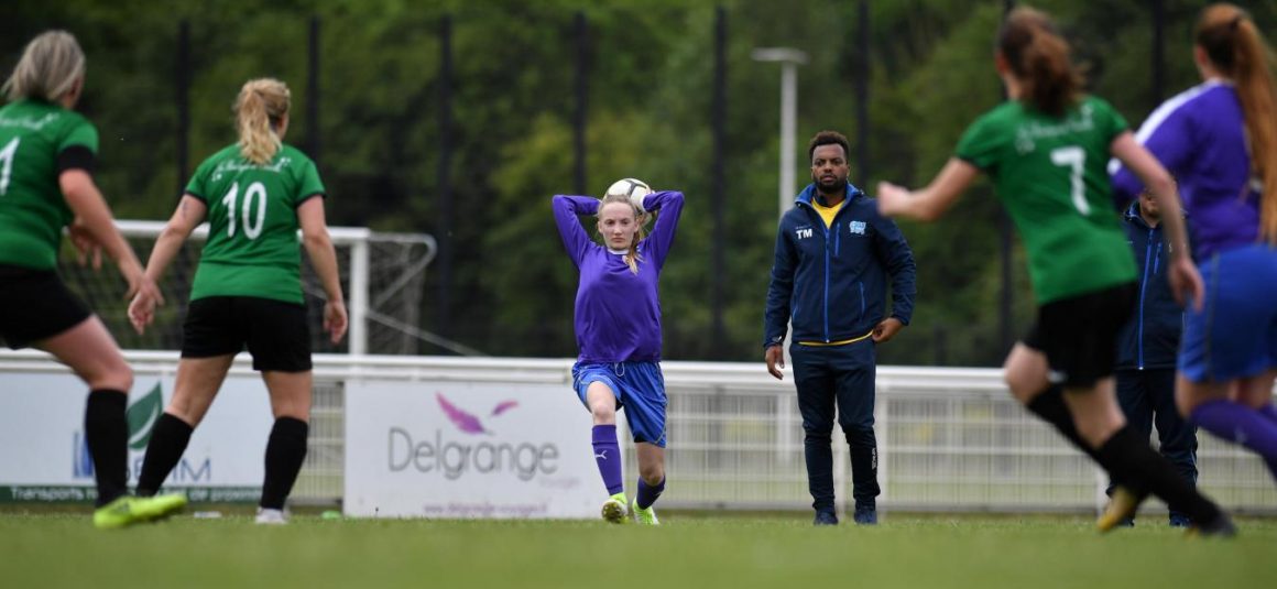 Football À Grande-Synthe, les filles gagnent du terrain