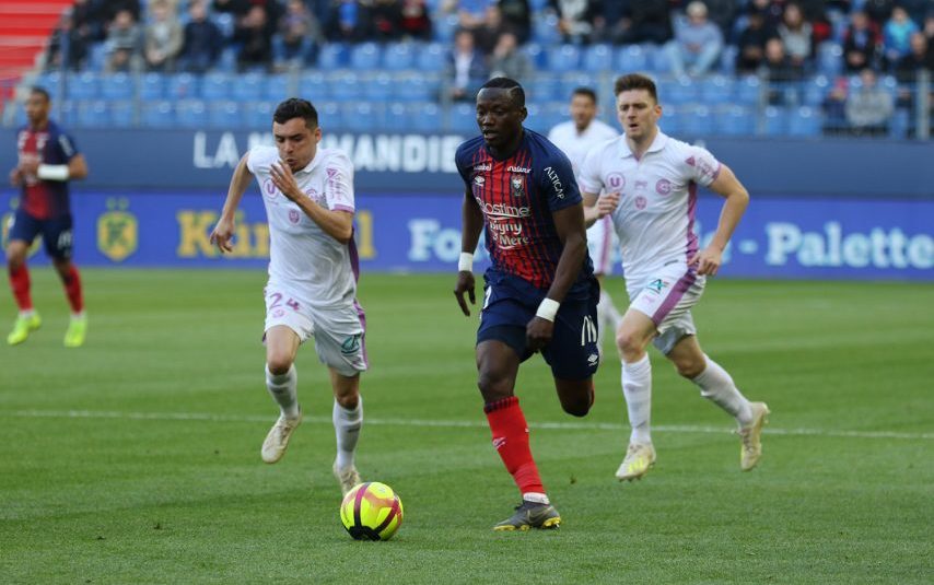 Football – SM Caen. Un œil devant, un œil derrière, et toujours le maintien en ligne de mire