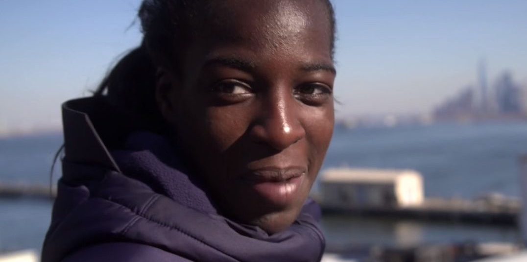 Viviane Asseyi : « Ce n’est pas la même médiatisation, les mêmes salaires, le même engouement. Mais c’est le même football » Viviane Asseyi : « Ce n’est pas la même médiatisation, les mêmes salaires, le même engouement. Mais c’est le même football »