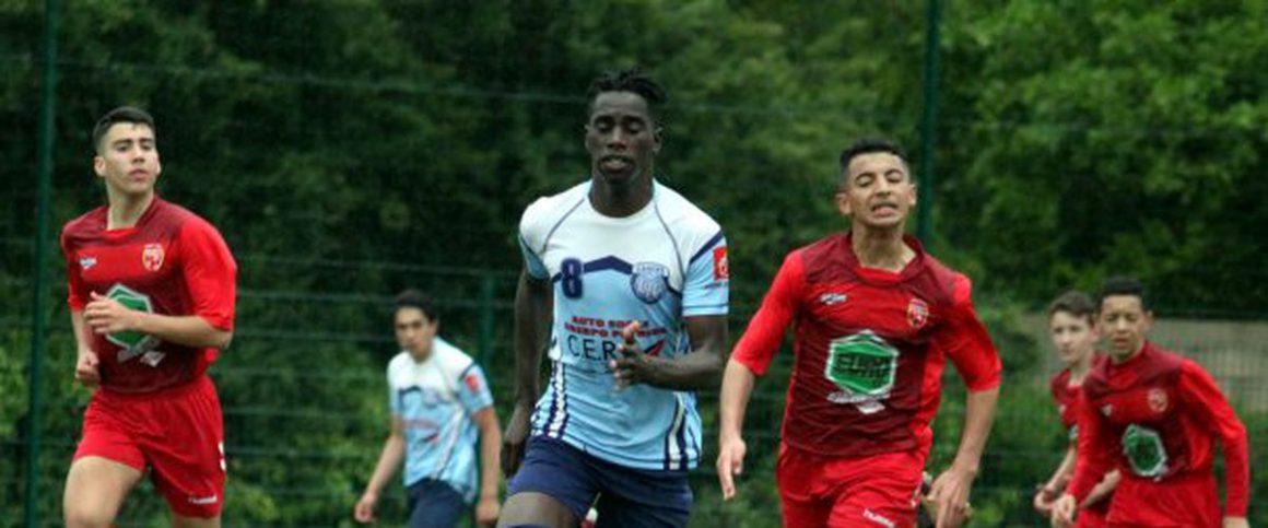 Football : belle victoire des U17 R2 pour finir