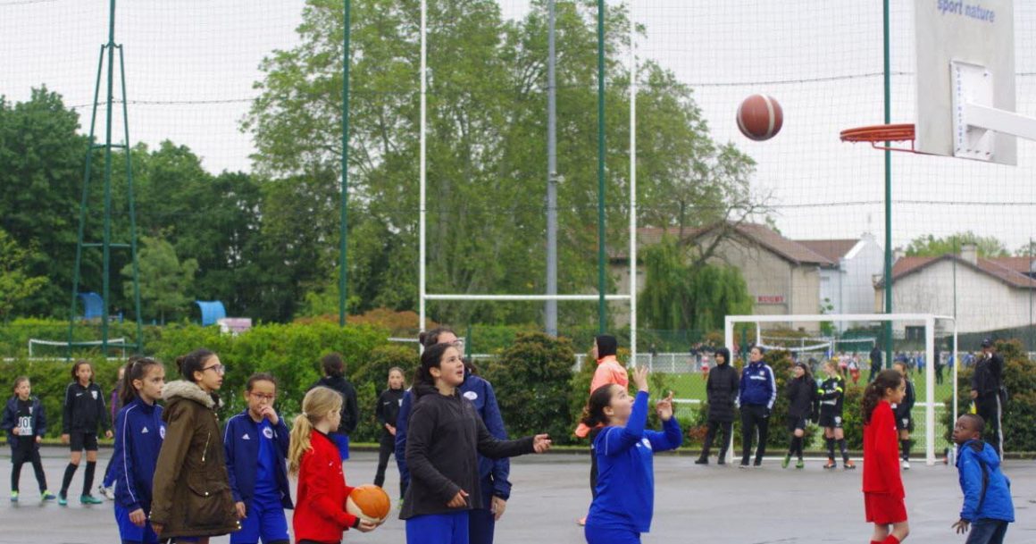 Cinq-cents joueuses en herbe à la fête du football féminin