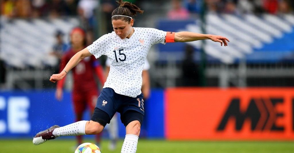 « Buss », la prof de l’équipe de France féminine de football, joue sa troisième (et dernière) Coupe du monde « Buss », la prof de l’équipe de France féminine de football, joue sa troisième (et dernière) Coupe du monde