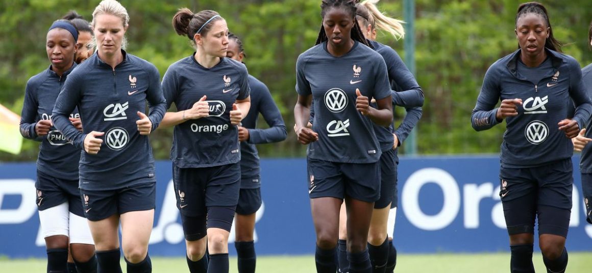 Football : coup-franc pour les femmes ? Football : coup-franc pour les femmes ?