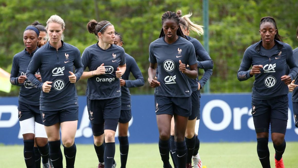 Football : coup-franc pour les femmes ?