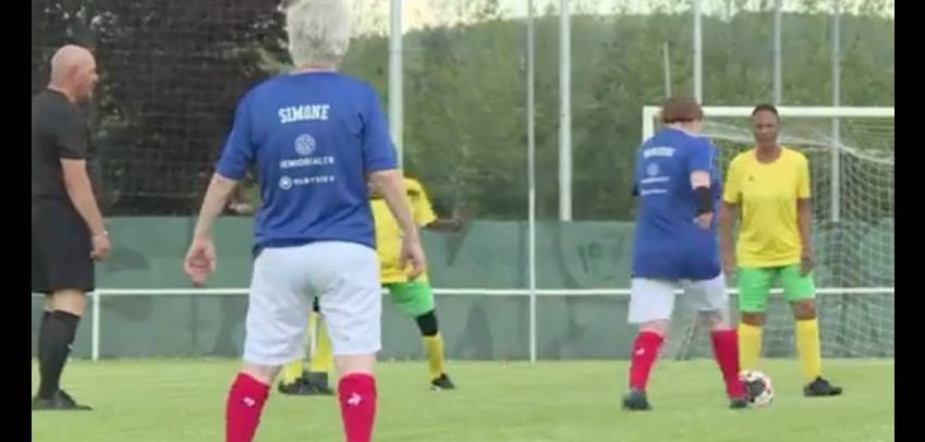 VIDEO – Les « mamies foot » chaussent les crampons à Saint-Etienne VIDEO – Les « mamies foot » chaussent les crampons à Saint-Etienne
