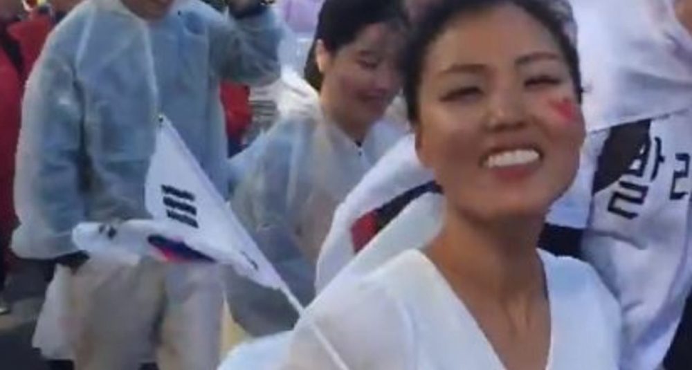 Mondial féminin 2019 : les fans coréens défilent dans Paris avant le match d’ouverture Mondial féminin 2019 : les fans coréens défilent dans Paris avant le match d’ouverture