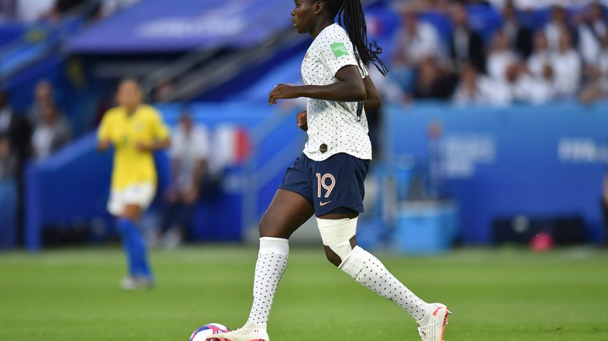 Coupe du monde féminine 2019 : le but sauvé par la Brestoise Griedge Mbock contre le Brésil Coupe du monde féminine 2019 : le but sauvé par la Brestoise Griedge Mbock contre le Brésil