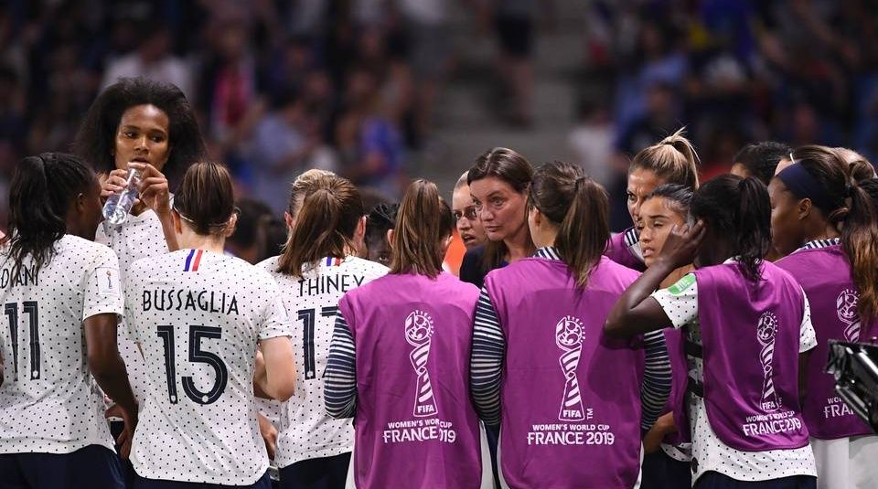 Coupe du monde féminine: Les Bleues avancent vers les quarts sans réelles certitudes