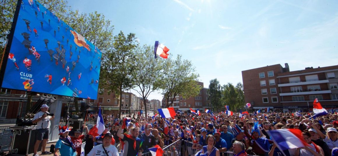 Dunkerque La Coupe du monde féminine de foot a aussi droit à son écran géant Dunkerque La Coupe du monde féminine de foot a aussi droit à son écran géant