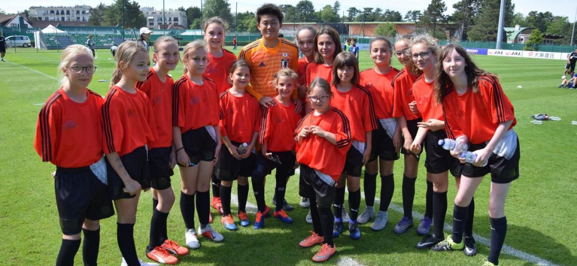 Depuis 2 000, la passion du ballon rond se conjugue aussi au féminin dans le Montreuillois Depuis 2 000, la passion du ballon rond se conjugue aussi au féminin dans le Montreuillois