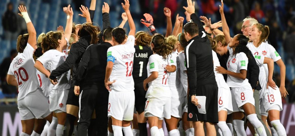 VIDÉO. Football (Coupe du monde féminine) : le show des Canadiennes dans leur bus VIDÉO. Football (Coupe du monde féminine) : le show des Canadiennes dans leur bus
