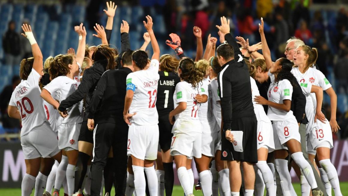 VIDÉO. Football (Coupe du monde féminine) : le show des Canadiennes dans leur bus