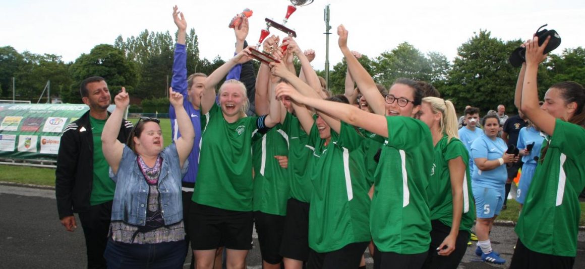 Football La Coupe d’Artois pour les féminines du FC Dainville qui battent celles d’Hénin Football La Coupe d’Artois pour les féminines du FC Dainville qui battent celles d’Hénin