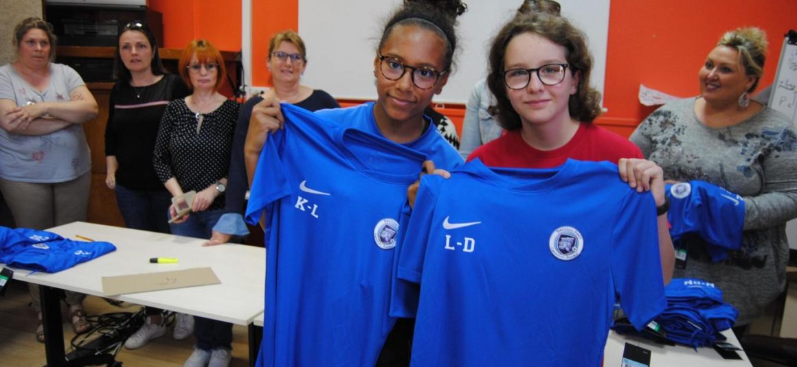 Auchel La section football au collège Lavoisier s’écrit aussi au féminin Auchel La section football au collège Lavoisier s’écrit aussi au féminin