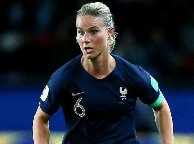 Coupe du monde féminine : Combien gagne la capitaine des Bleues, Amandine Henry ?