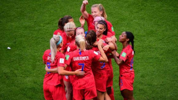 Coupe du monde : des États-Unis records atomisent la Thaïlande (REVUE DE TWEETS) Coupe du monde : des États-Unis records atomisent la Thaïlande (REVUE DE TWEETS)