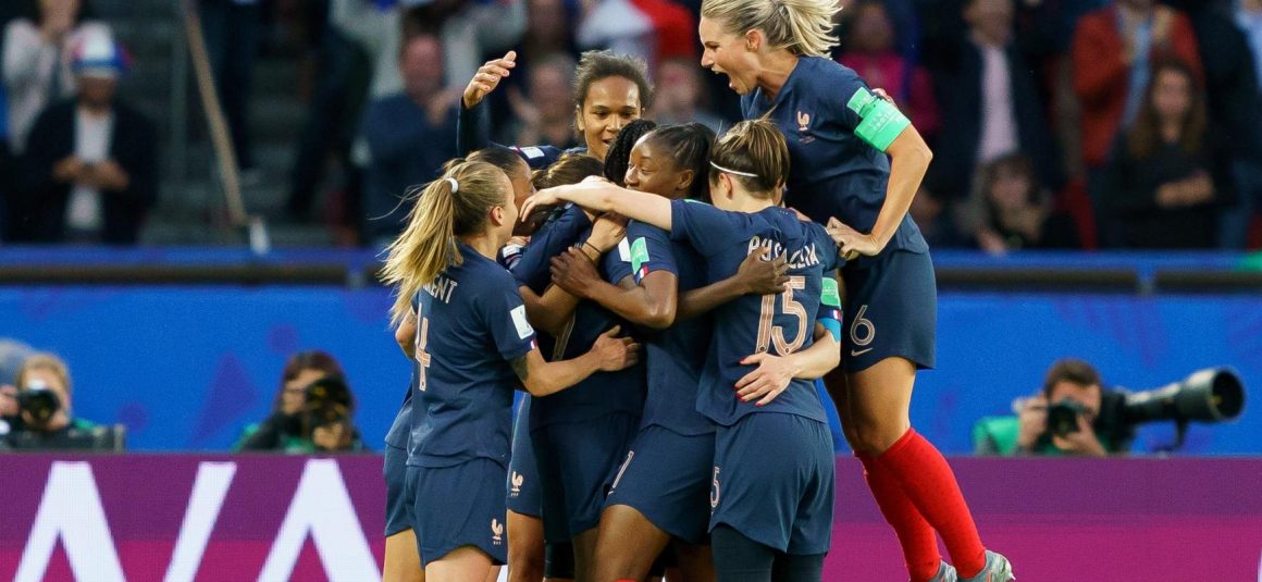 « Football féminin », l’expression qui fait débat