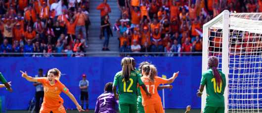 Coupe du monde féminine de football 2019 : les supporters des Pays-Bas ont mis une ambiance de folie à Valenciennes ! (VIDEOS) Coupe du monde féminine de football 2019 : les supporters des Pays-Bas ont mis une ambiance de folie à Valenciennes ! (VIDEOS)