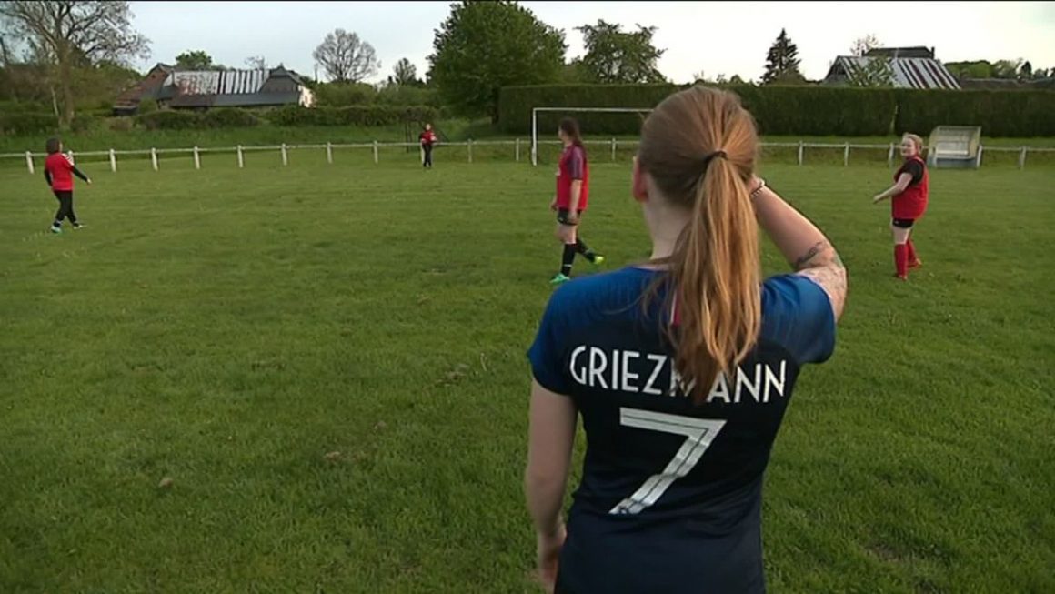 Jouer au football féminin en milieu rural, un défi de taille pour les joueuses