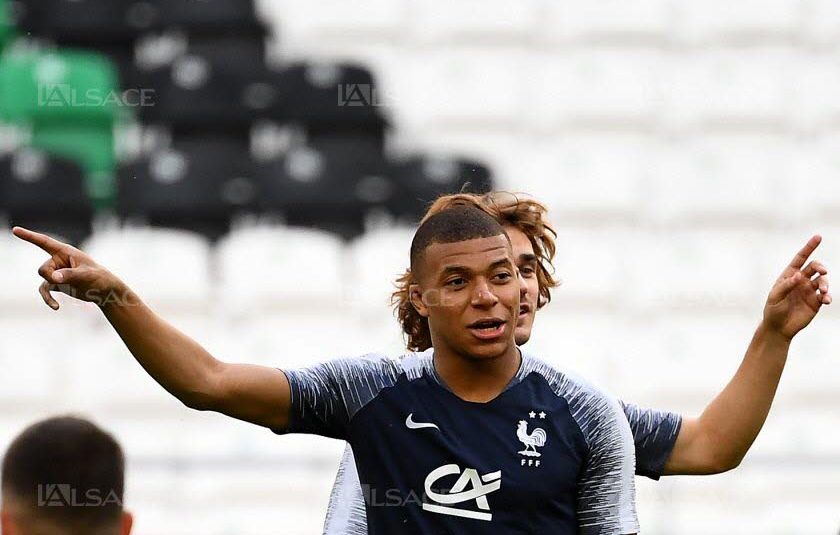 FOOTBALL Premier tournant pour les Bleus FOOTBALL Premier tournant pour les Bleus