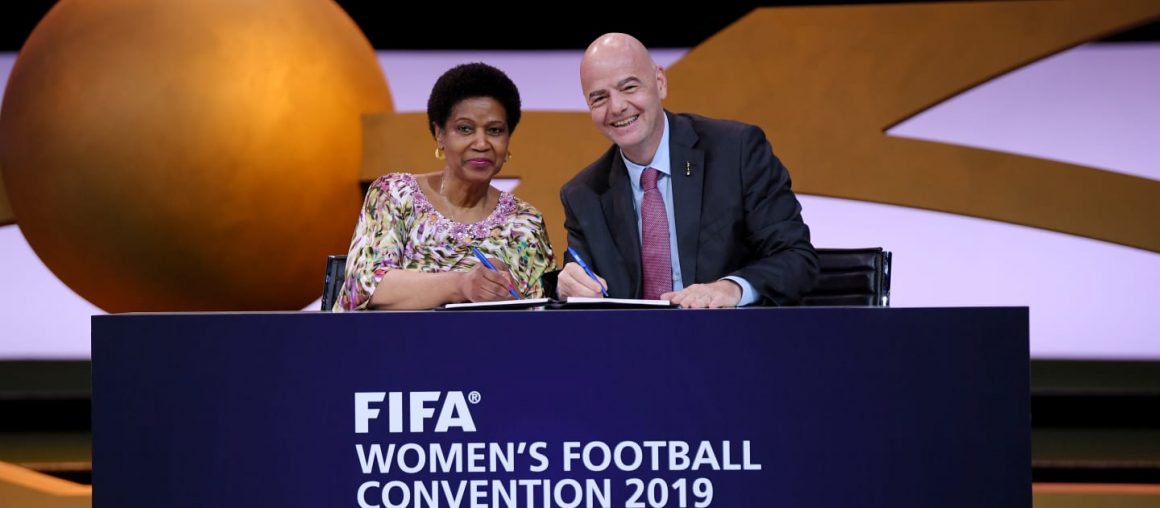 La FIFA et ONU Femmes signent leur tout premier protocole d’accord