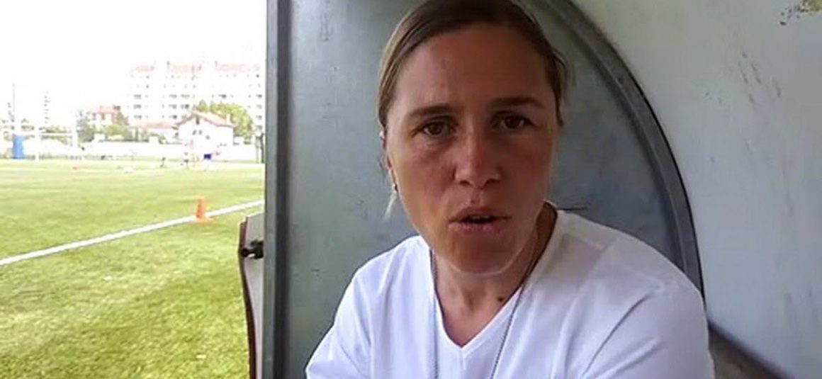 Camille Abily: « Il faudra gérer la pression du premier match mais les Françaises sont prêtes » Camille Abily: « Il faudra gérer la pression du premier match mais les Françaises sont prêtes »