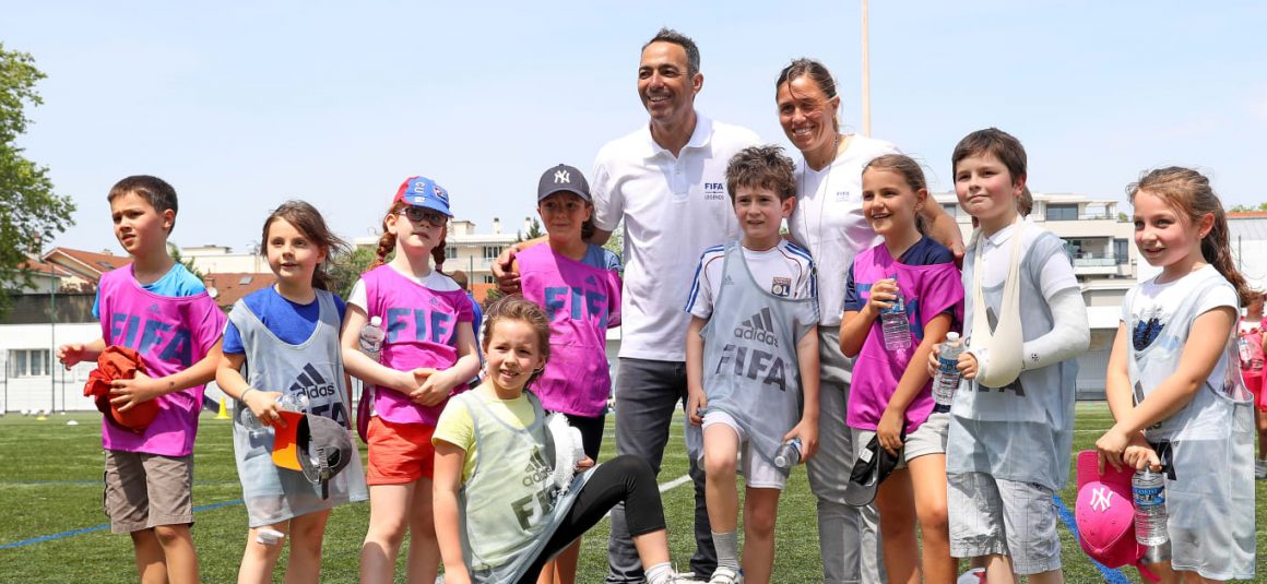 Deux FIFA Legends de retour à l’école pour une leçon de vie Deux FIFA Legends de retour à l’école pour une leçon de vie