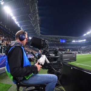 Droits du foot européen : Canal+ et BeIn triomphent, Mediapro en colère