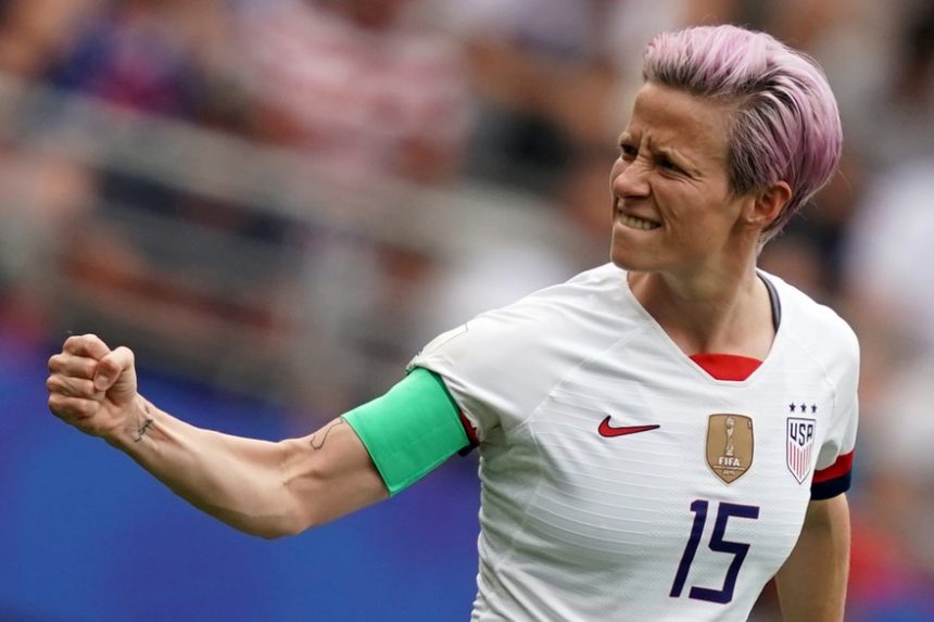 Ballon Dor 2019 Laméricaine Megan Rapinoe Sacrée Chez Les Femmes Madamefootball 